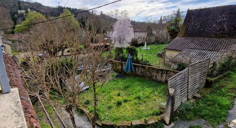 Maison de village avec jardin proche des commerces