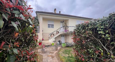 Maison contemporaine de 4 chambres, investissement locatif, proche des commerces