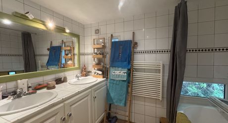 Charmant pied-à-terre contemporain – 64 m² dans un parc d’exception