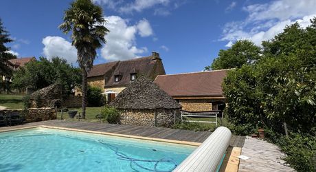 Maison ancienne avec piscine, grange et borie !