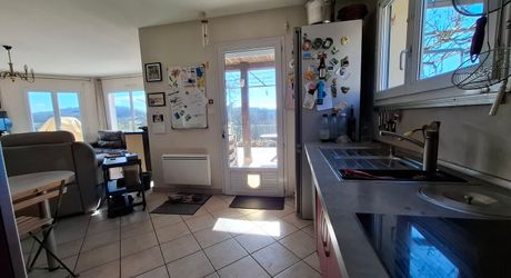 Maison de campagne avec grand terrain modulable, proche des commerces et au calme