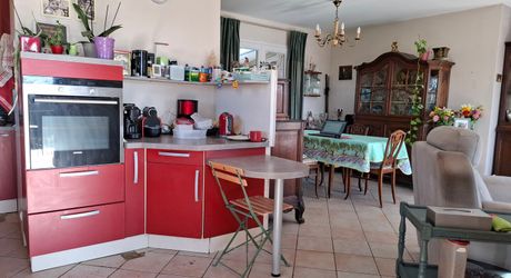 Maison de campagne avec grand terrain modulable, proche des commerces et au calme