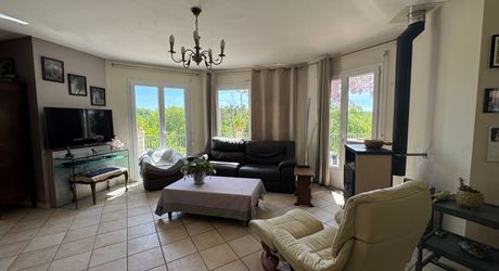 Maison de campagne avec grand terrain modulable, proche des commerces et au calme