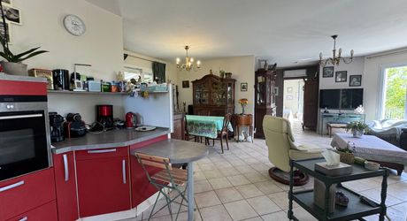 Maison de campagne avec grand terrain modulable, proche des commerces et au calme