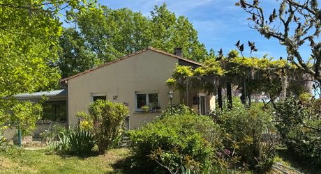 Maison de campagne avec grand terrain modulable, proche des commerces et au calme