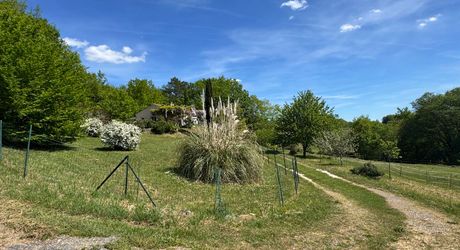 Maison de campagne avec grand terrain modulable, proche des commerces et au calme