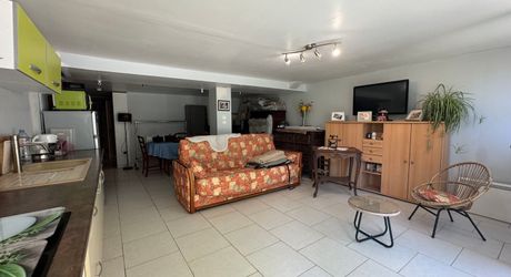 Maison de campagne avec grand terrain modulable, proche des commerces et au calme