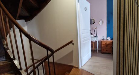 Maison de village en pierres dans charmant village