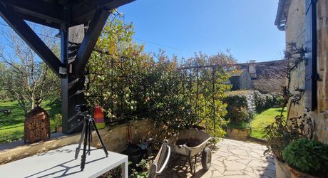 Authentique Maison Perigordine flanquée d'une tour avec jardin de 1500m2