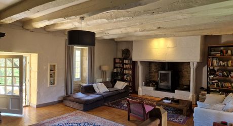 Authentique Maison Perigordine flanquée d'une tour avec jardin de 1500m2