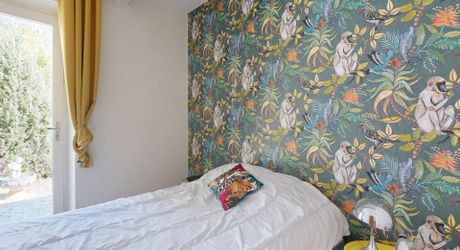  Demeure de caractère, de plain pied, avec une très belle vue, 4 chambres et une piscine, au pied des sites majeurs de la Vallée de la Dordogne.