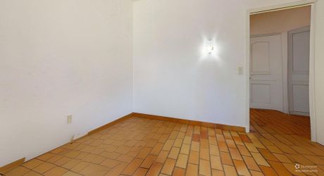  Demeure de caractère, de plain pied, avec une très belle vue, 4 chambres et une piscine, au pied des sites majeurs de la Vallée de la Dordogne.