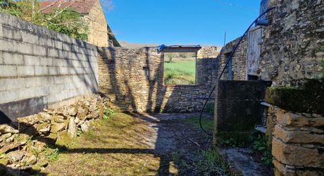Perigord Noir, Projet en pierres du pays, en cours de renovation et  début d'extension sur joli terrain clos de murets