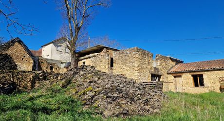 Perigord Noir, Projet en pierres du pays, en cours de renovation et  début d'extension sur joli terrain clos de murets