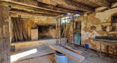 Perigord Noir, Projet en pierres du pays, en cours de renovation et  début d'extension sur joli terrain clos de murets