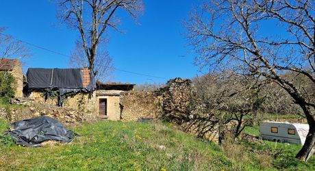 Perigord Noir, Projet en pierres du pays, en cours de renovation et  début d'extension sur joli terrain clos de murets