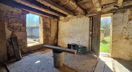 Perigord Noir, Projet en pierres du pays, en cours de renovation et  début d'extension sur joli terrain clos de murets