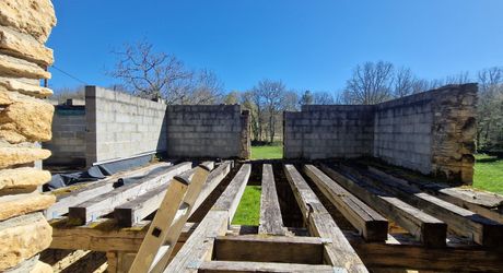 Perigord Noir, Projet en pierres du pays, en cours de renovation et  début d'extension sur joli terrain clos de murets