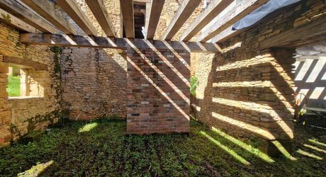 Perigord Noir, Projet en pierres du pays, en cours de renovation et  début d'extension sur joli terrain clos de murets