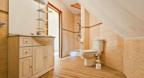 Maison 8 pièces spacieuse à Sainte-Foy-de-Longas