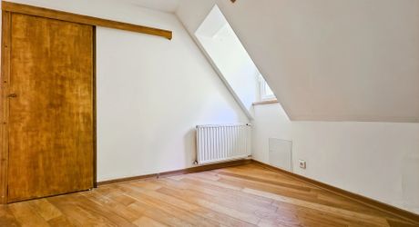 Maison 8 pièces spacieuse à Sainte-Foy-de-Longas