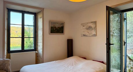 Maison en pierres avec source, ruisseau et piscine – Proche Sarlat-la-Canéda