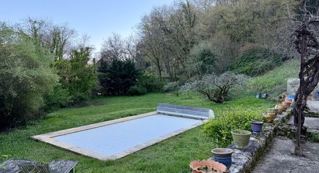 Maison en pierres avec source, ruisseau et piscine – Proche Sarlat-la-Canéda