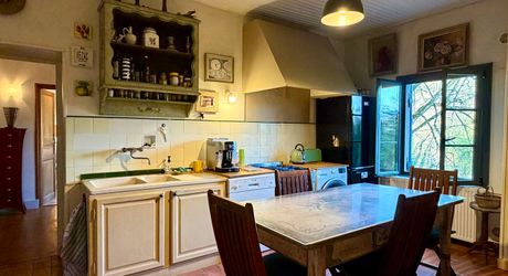 Maison en pierres avec source, ruisseau et piscine – Proche Sarlat-la-Canéda