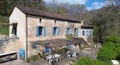 Maison en pierres avec source, ruisseau et piscine – Proche Sarlat-la-Canéda