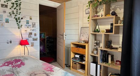 Maison ossature bois avec vaste séjour, suites, piscine et panneaux solaires