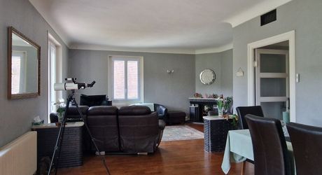 Propriété avec Maison d'habitation, Maison d'amis, Studio, Piscine, parc et jardin 7418m2 jusqu'à la rivière.