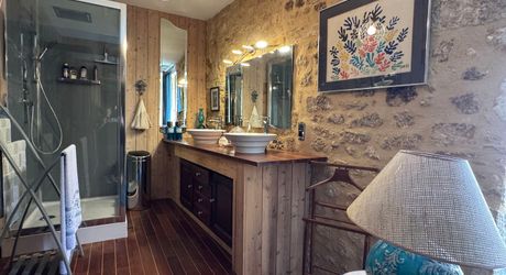 Charmante maison en pierre au cœur du village