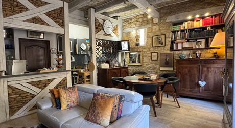 Charmante maison en pierre au cœur du village