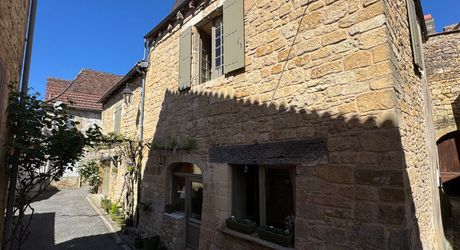 Charmante maison en pierre au cœur du village