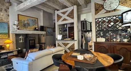 Charmante maison en pierre au cœur du village