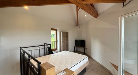 Maison en pierre avec splendide vue sur le village 