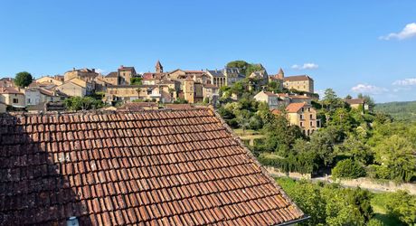 Maison en pierre avec splendide vue sur le village 