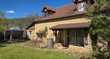 Propriété de charme – 3 maisons sur 2 ha, sans vis-à-vis, piscine, gîtes prêts à exploiter