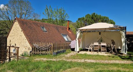Propriété de charme – 3 maisons sur 2 ha, sans vis-à-vis, piscine, gîtes prêts à exploiter