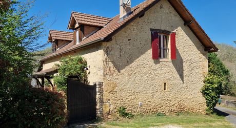 Propriété de charme – 3 maisons sur 2 ha, sans vis-à-vis, piscine, gîtes prêts à exploiter