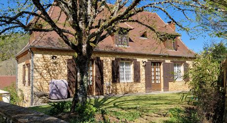 Propriété de charme – 3 maisons sur 2 ha, sans vis-à-vis, piscine, gîtes prêts à exploiter