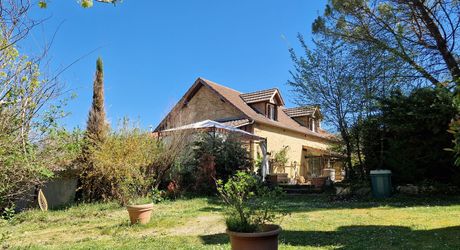 Propriété de charme – 3 maisons sur 2 ha, sans vis-à-vis, piscine, gîtes prêts à exploiter