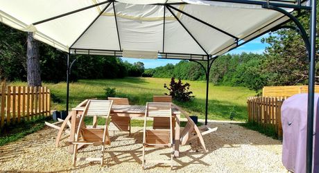 Propriété de charme – 3 maisons sur 2 ha, sans vis-à-vis, piscine, gîtes prêts à exploiter