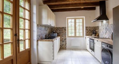 Propriété de charme – 3 maisons sur 2 ha, sans vis-à-vis, piscine, gîtes prêts à exploiter