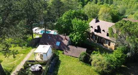 Propriété de charme – 3 maisons sur 2 ha, sans vis-à-vis, piscine, gîtes prêts à exploiter