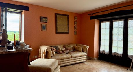 Maison de charme en pierres au coeur du Périgord Noir avec 11 hectares de terrain et un golf accessible à pied