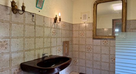 Maison de charme en pierres au coeur du Périgord Noir avec 11 hectares de terrain et un golf accessible à pied