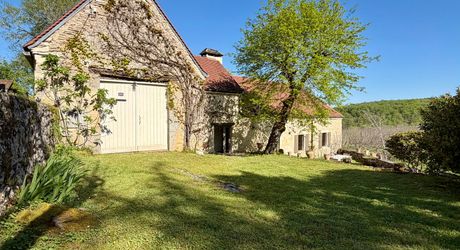 Maison de caractère rénovée avec piscine et vue dégagée entre Sarlat et  Souillac