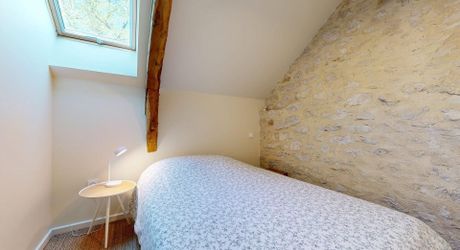 Maison de caractère rénovée avec piscine et vue dégagée entre Sarlat et  Souillac