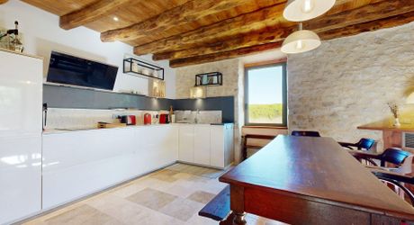 Maison de caractère rénovée avec piscine et vue dégagée entre Sarlat et  Souillac